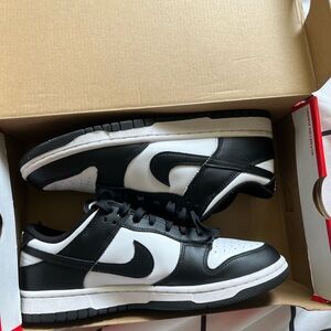 Nike dunks low pandas